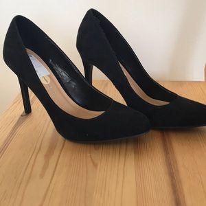 Lauren Conrad Blossom Matte Black Heels (NEW)